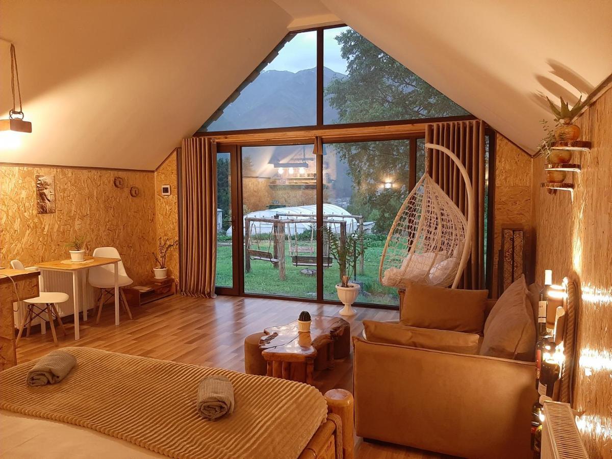 Kazbegi Cottages Qabarjina Luaran gambar
